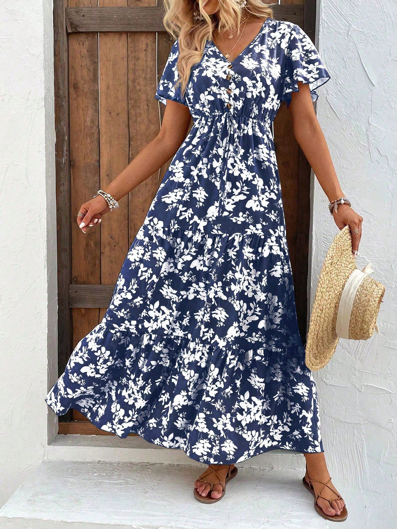 Vestido Feminino estampa floral poliéster com detalhes em amarração elastec cinto